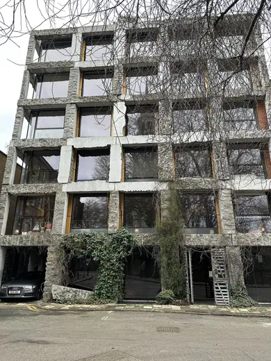 Photo 2: Exterior