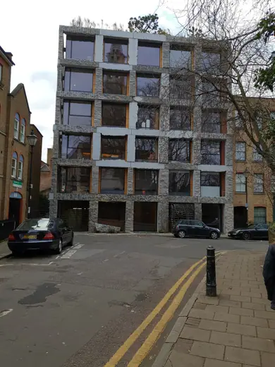 Photo 3: Exterior