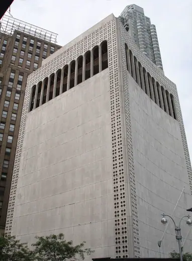 Photo 1: Exterior