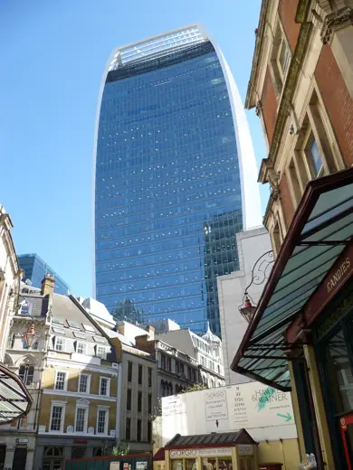 Photo 6: Context · London