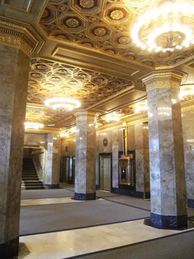 Photo 4: Interior
