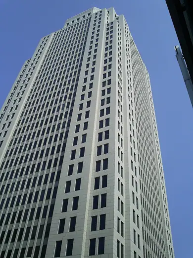 Photo 2: Exterior