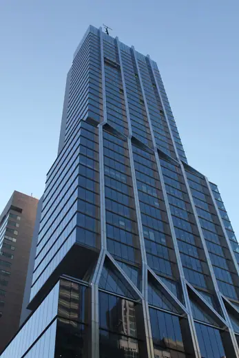 Photo 2: Exterior