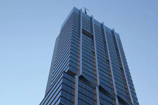 Photo 3: Exterior