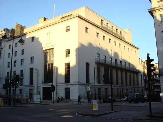Photo 1: Exterior
