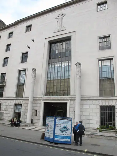 Photo 4: Exterior