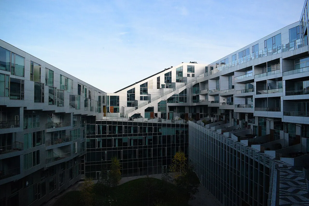 8 House: Exterior
