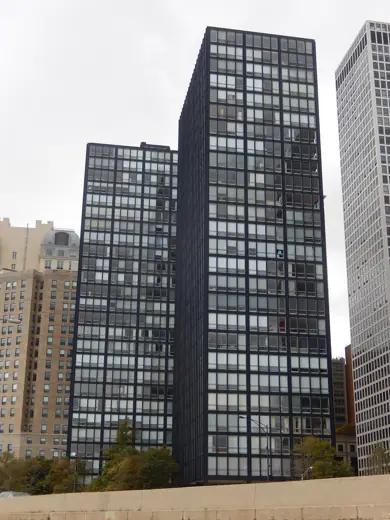 Photo 3: Exterior