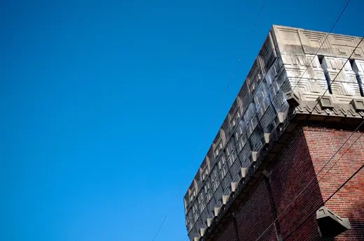 Photo 2: Exterior