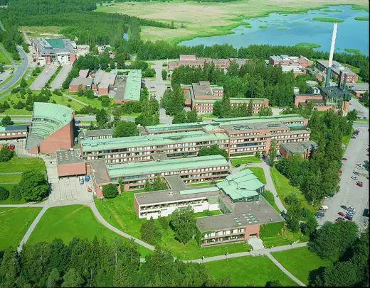 Photo 6: Context · Kuvassa keskeisenä näkyy entisen Teknillisen korkeakoulun päärakennus osoitteessa Otakaari 1