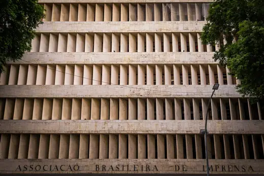 Photo 2: Exterior · prédio no Rio de Janeiro