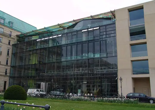 Photo 2: Exterior · Akademie der Künste