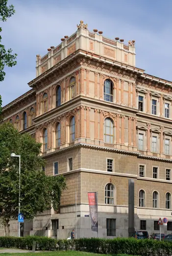 Photo 3: Exterior