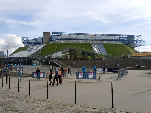 Photo 2: Exterior · Palacio Omnisports en Paris-Bercy
