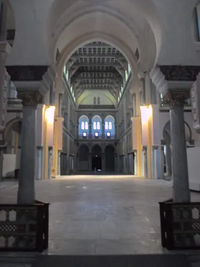 Photo 6: Interior · Interior of the cathedral Saint-Louis of Carthage