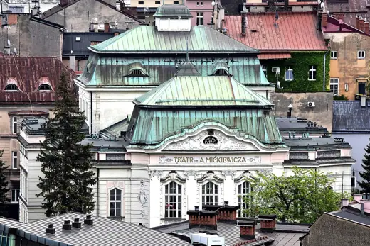 Photo 3: Exterior