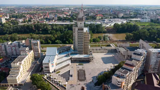 Photo 2: Exterior · This is the October 25 square together with the Administrative Palace