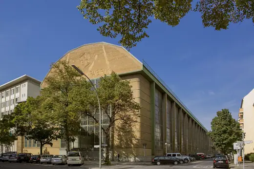 Photo 3: Exterior