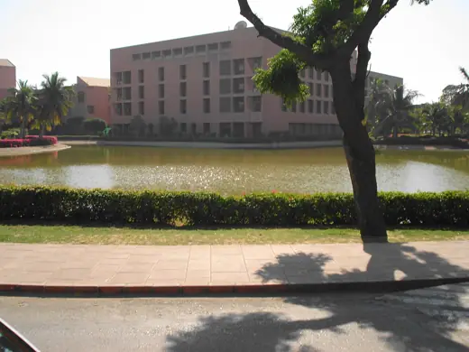 Photo 4: Exterior · akuh