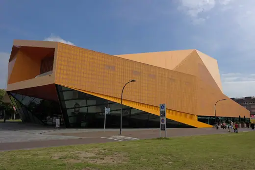 Photo 4: Exterior · Agoratheater aan de Agorabaan in Lelystad