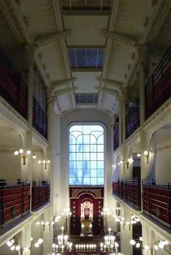Photo 5: Interior