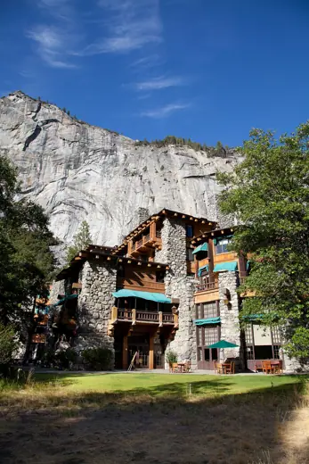 Photo 2: Exterior