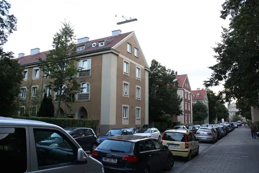 Photo 3: Exterior