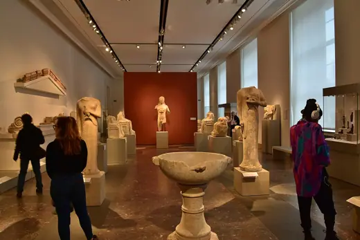 Photo 5: Interior