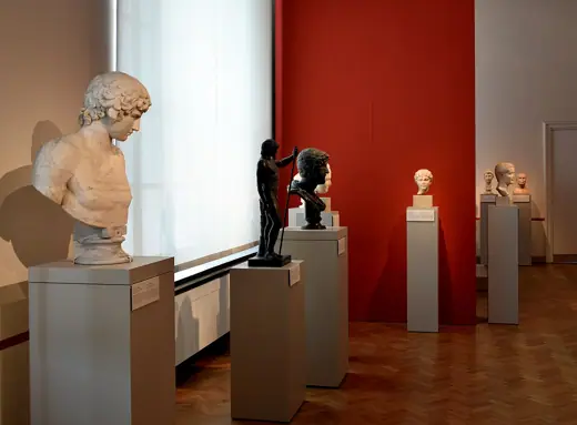 Photo 6: Interior