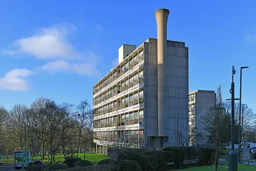 Photo 3: Exterior