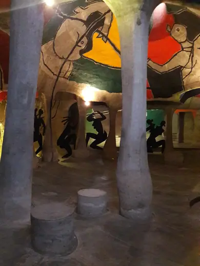 Photo 6: Interior · Interior of amdavad gufa