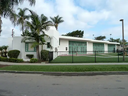 Photo 2: Exterior