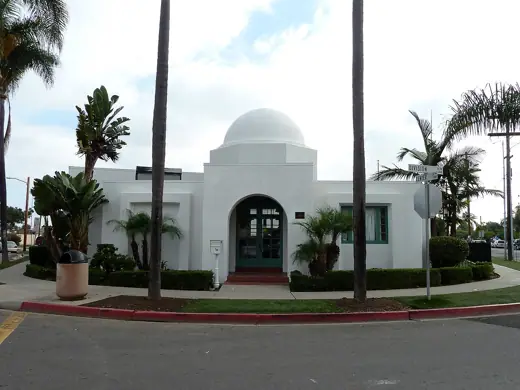 Photo 3: Exterior