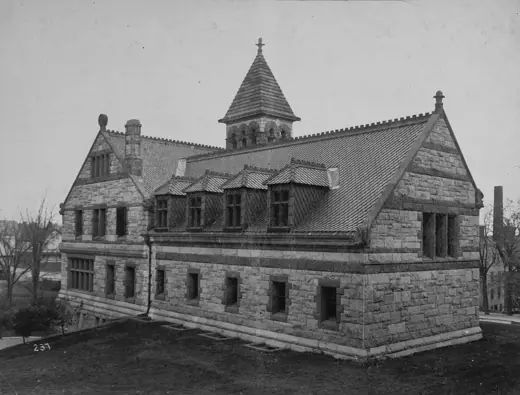 Photo 4: Exterior · Collection: A
