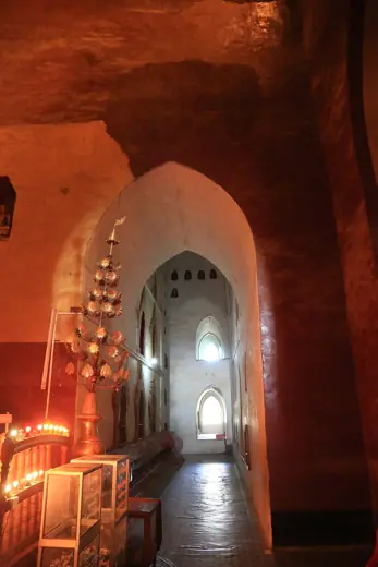 Photo 5: Interior · Inside the Ananda Temple in en:Bagan , en:Myanmar