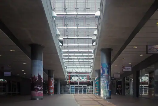 Photo 4: Interior · Antwerp, central railway-station near Comics Station