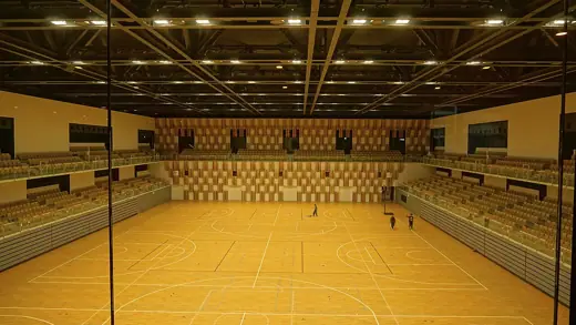 Photo 4: Exterior