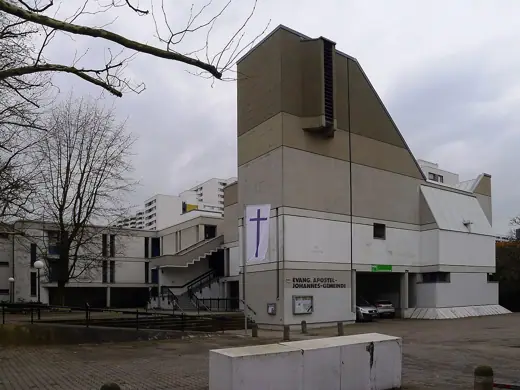 Photo 3: Exterior