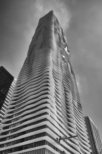 Photo 4: Exterior · Illinois, Chicago, 42d Ward