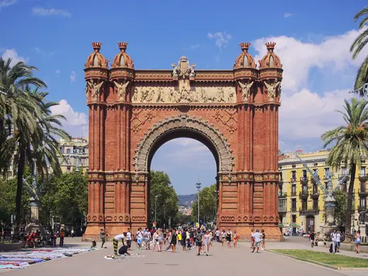 Photo 2: Exterior · View of the Arc de Triomf in Barcelona