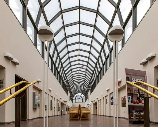 Photo 3: Interior