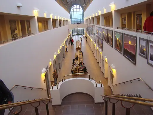 Photo 4: Interior