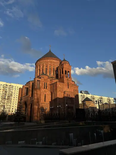 Photo 2: Exterior