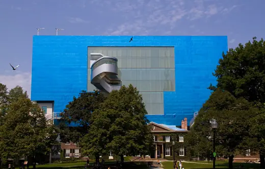 Photo 3: Exterior · Art Museum Toronto 3