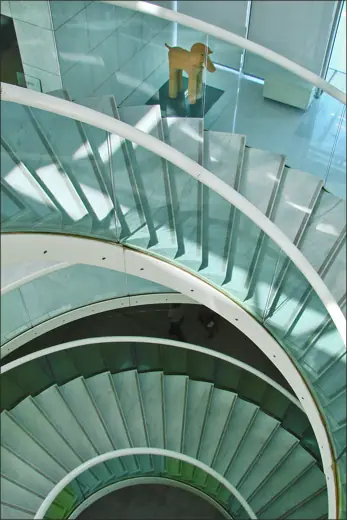 Photo 4: Interior