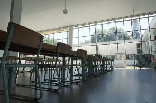 Photo 6: Interior