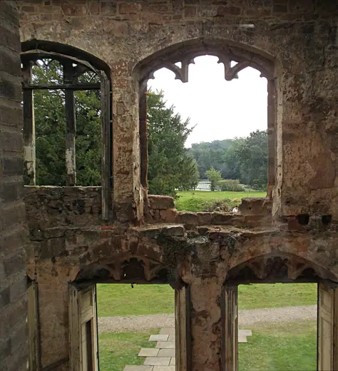 Photo 6: Interior