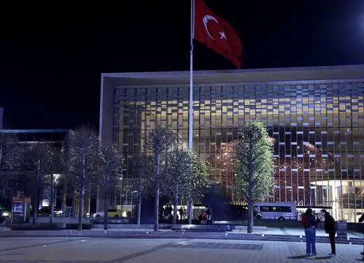Photo 2: Exterior · Atatürk Kültür Merkezi Akşam fotoğrafı