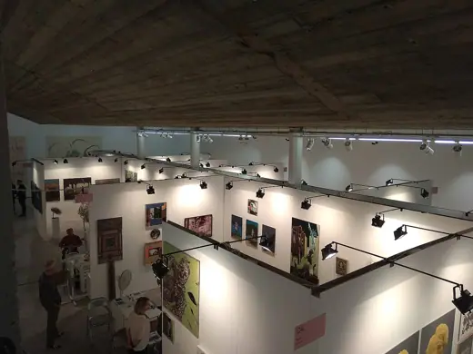 Photo 5: Interior