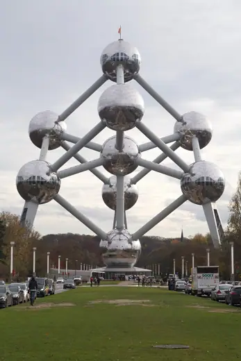 Photo 3: Exterior
